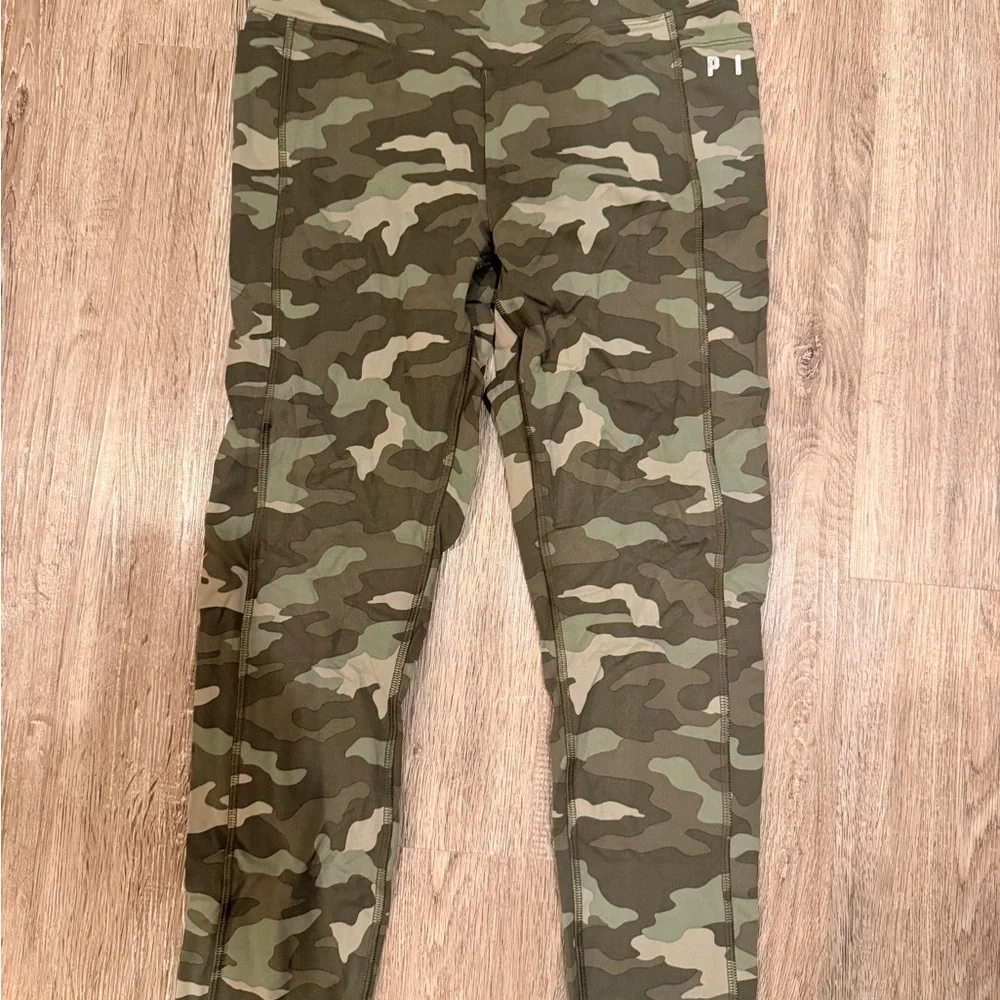 PINK Camo Leggings - Picture 1 of 4